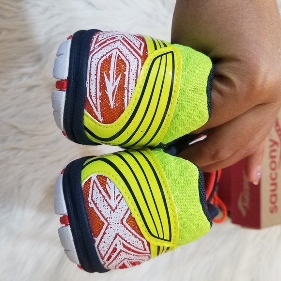 SAUCONY New!! Men Athletic Racing Shoes Size 8. - Picture 7 of 14